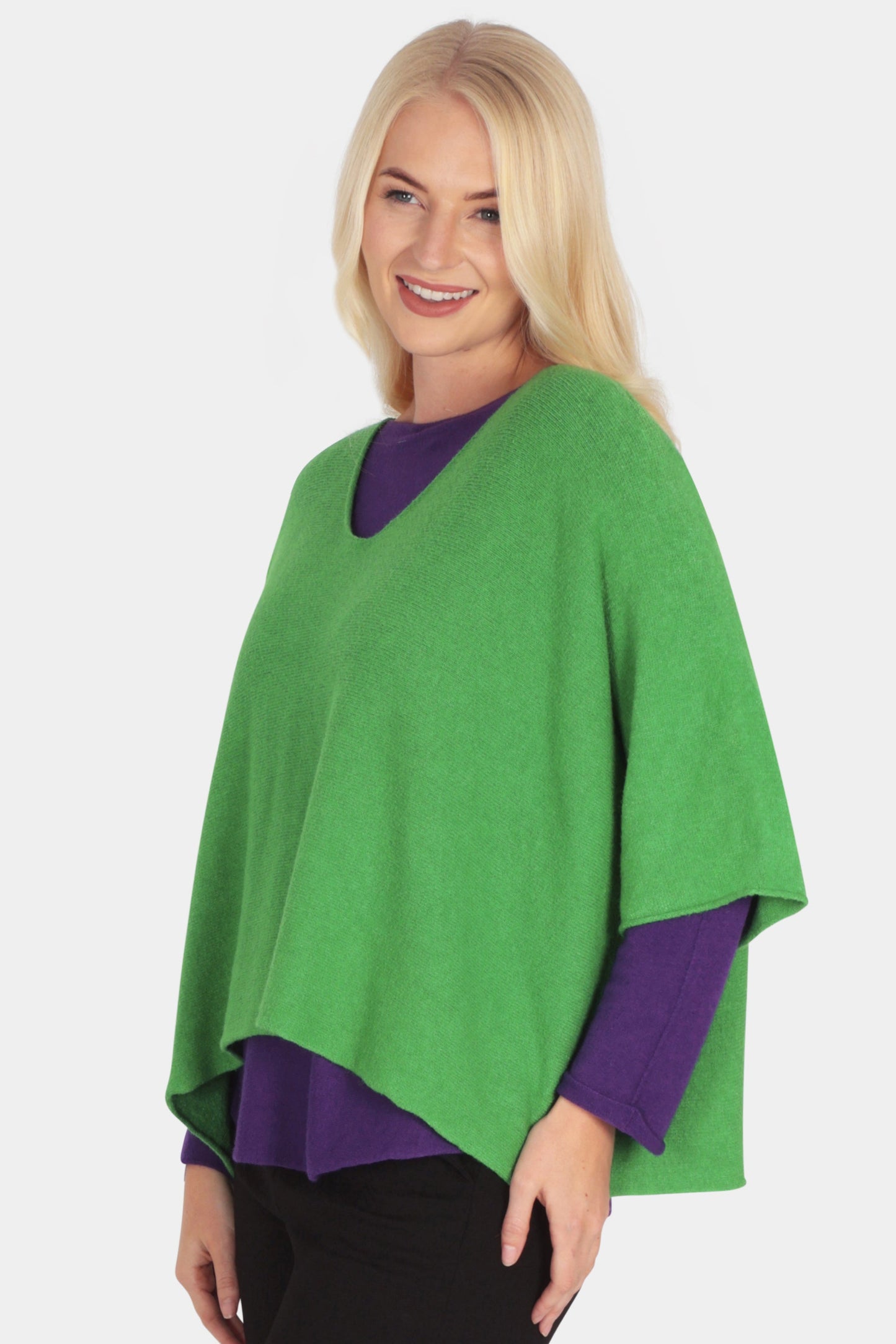 Cloud Two V-Neck 3/4 Sleeve Crop