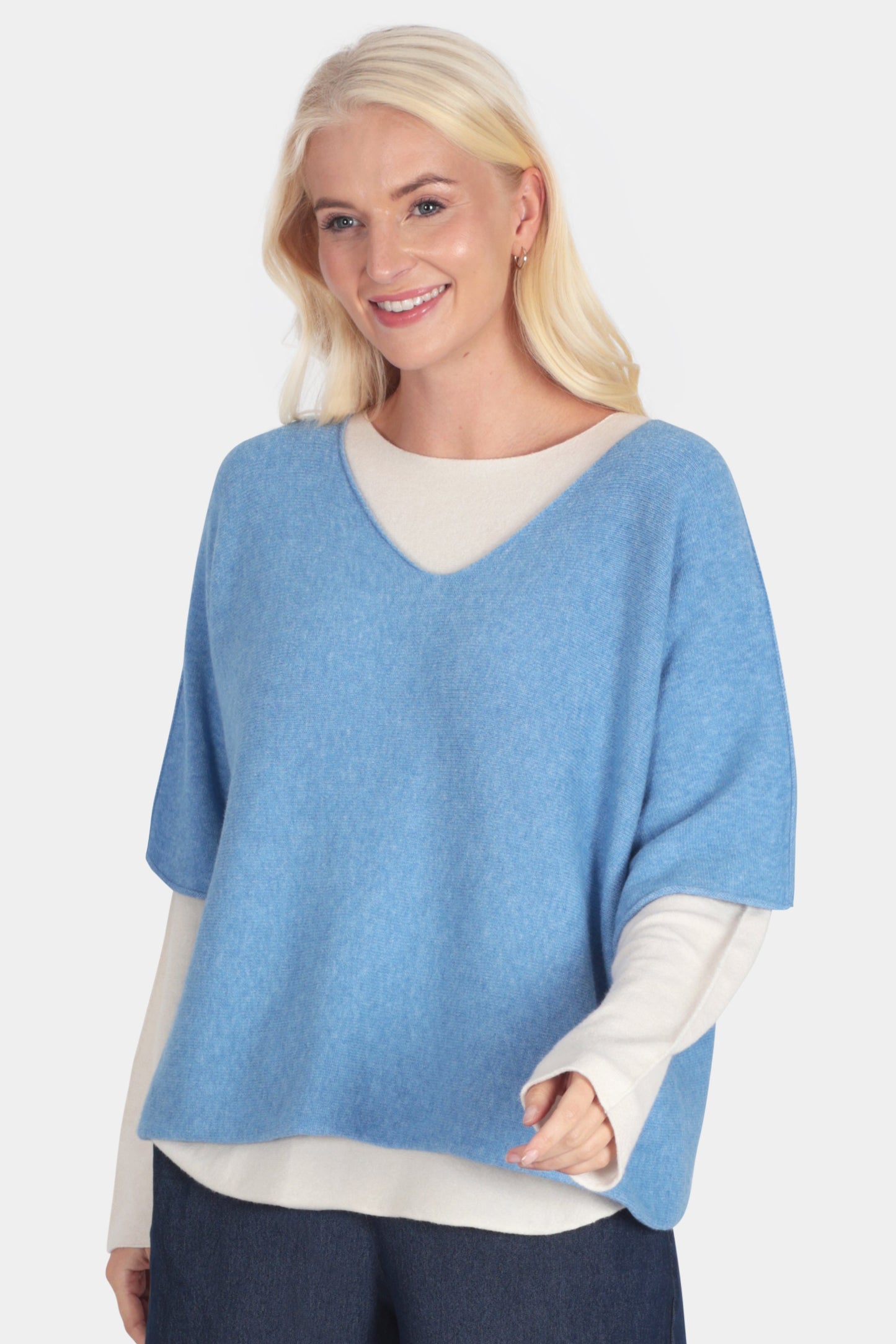 Cloud Two V-Neck 3/4 Sleeve Crop