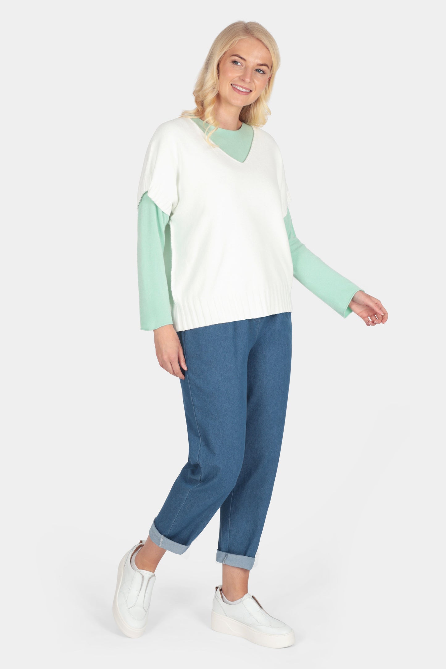 Cloud Two V-Neck Slipover