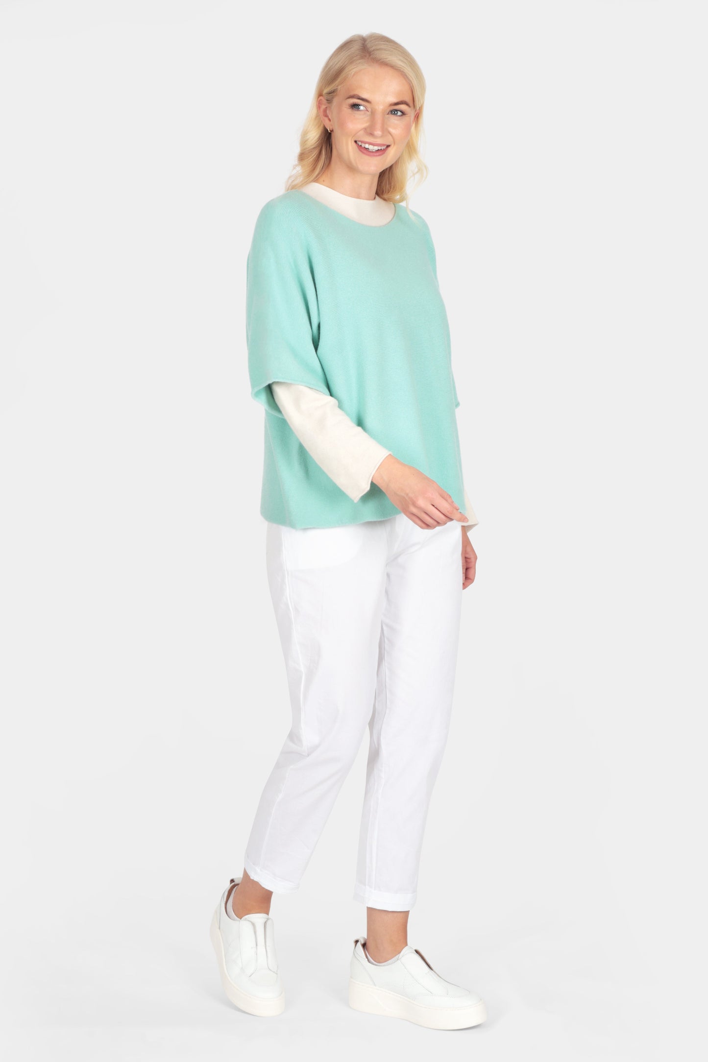 Cloud Two Round Neck Crop