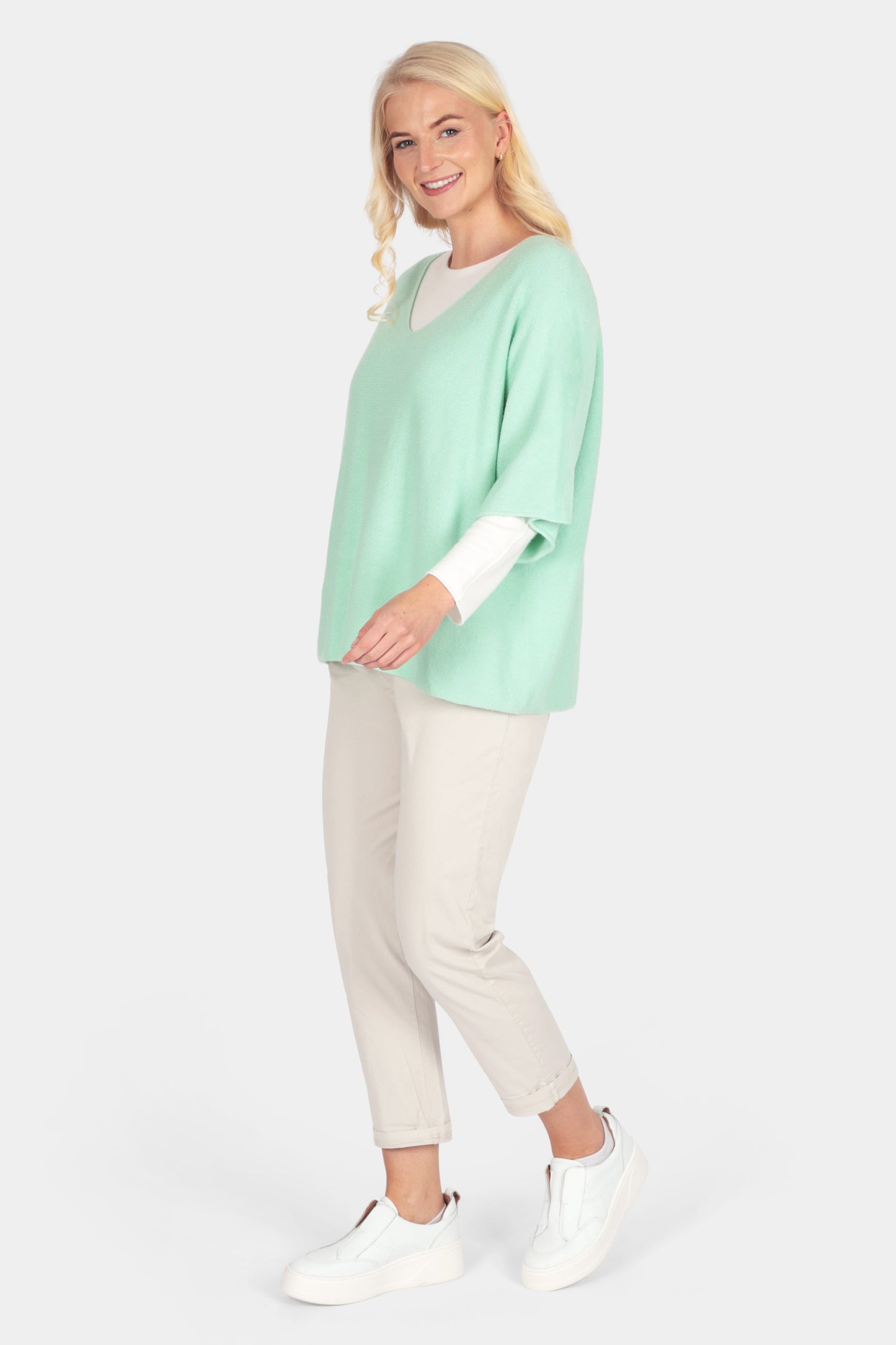 Cloud Two V-Neck Crop