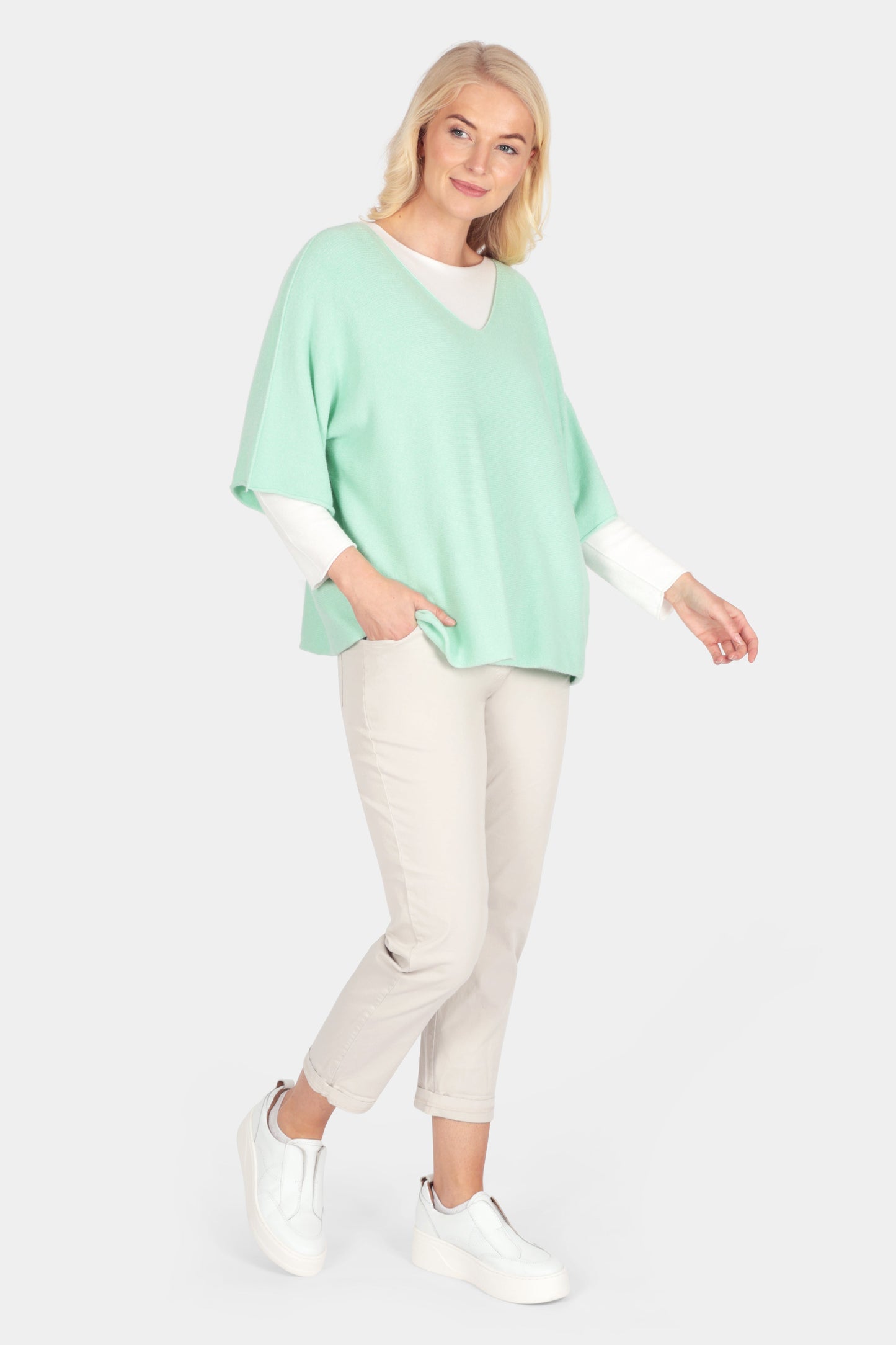 Cloud Two V-Neck Crop